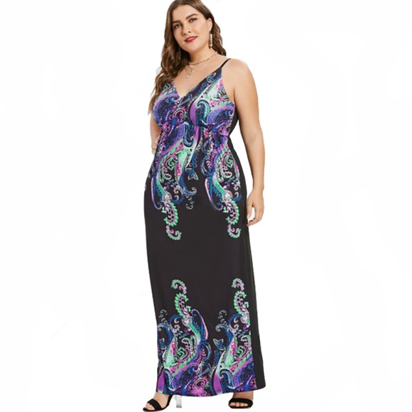 ⭐ Plus Size Paisley Maxi Dress ⭐ - Picture 4 of 7